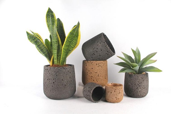 BYF Arts & Crafts Hoe combineert het kleivakmanschap met modern design om de nieuwe Classic Stoneware Planter Pots te creëren?