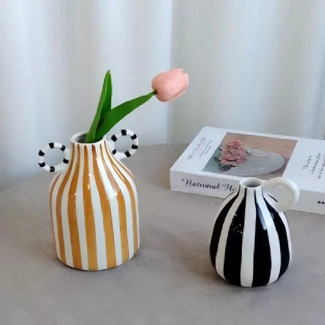 Geometrische lijn keramische vaas